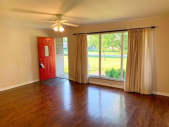 3rd image of 4102 Knoll Top Dr