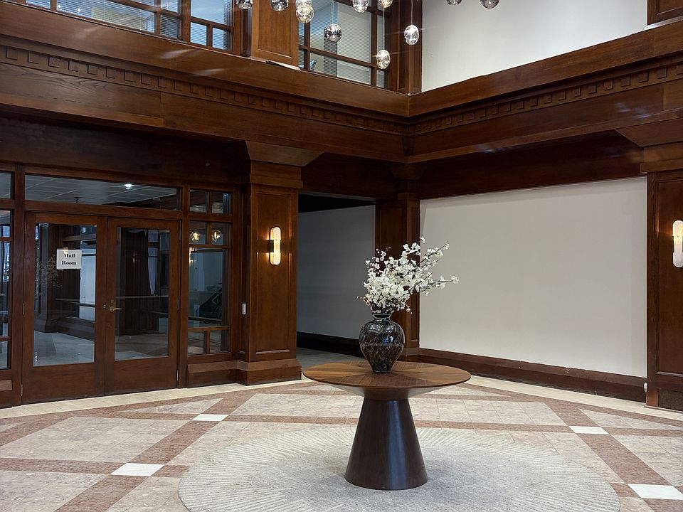 1st image of 129 Church St #28