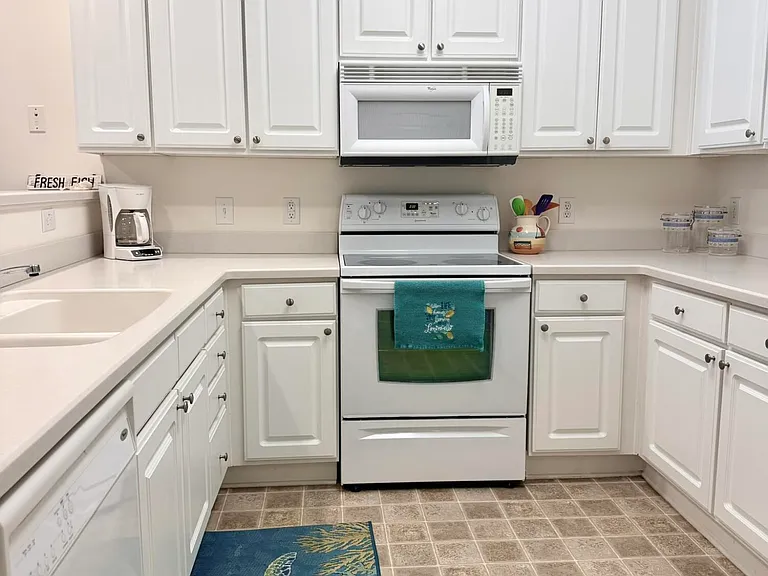 221 Woodlands Way #16 — Photo 8