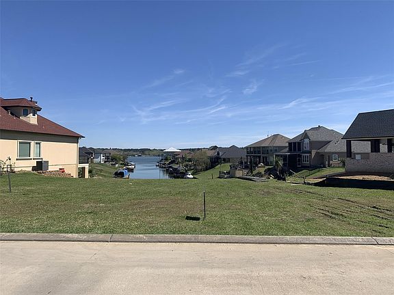 2nd image of 10890 Decatur St