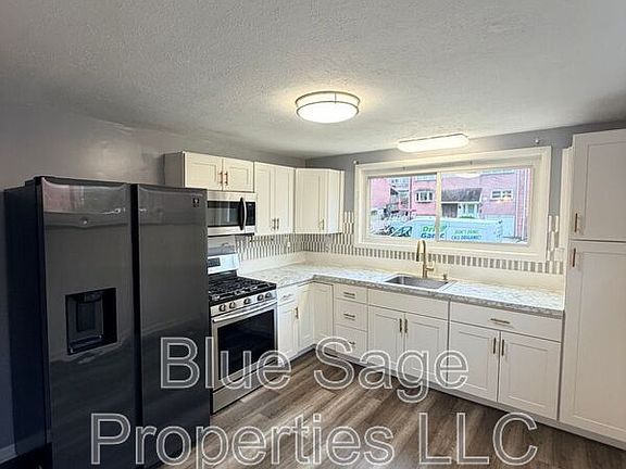 5th image of 2118 Valley View Dr