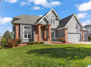 1126 Joy Cir, Papillion, NE 68046