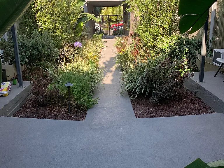 435 S Gramercy Pl — Photo 4