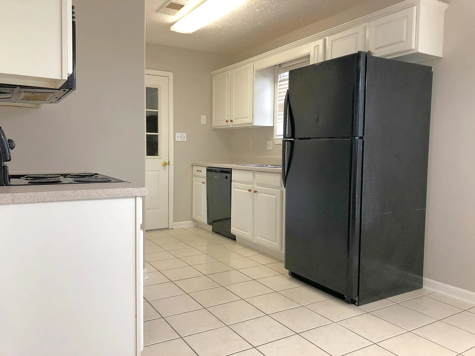 3 bed, 1036 sqft, $1,595 — Photo 4