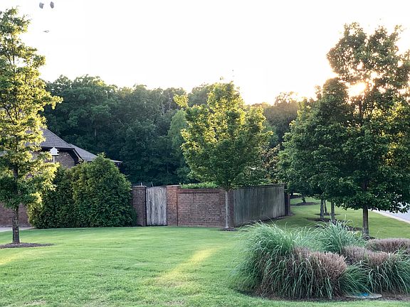 CUSTOM PRIVACY GARDEN GATE 