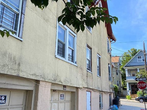 4th image of 70 Corson Ave
