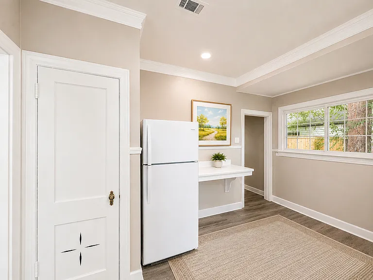 203C S 21st Ave — Photo 5