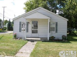 57 Pleasant St, Oxford, MI 48371