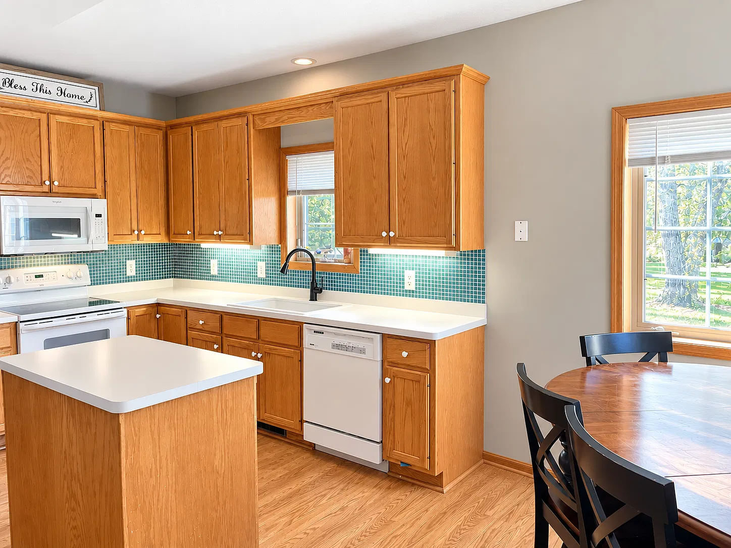 2 bed, 2.5 bath, 1804 sqft, $2,500 — Photo 4