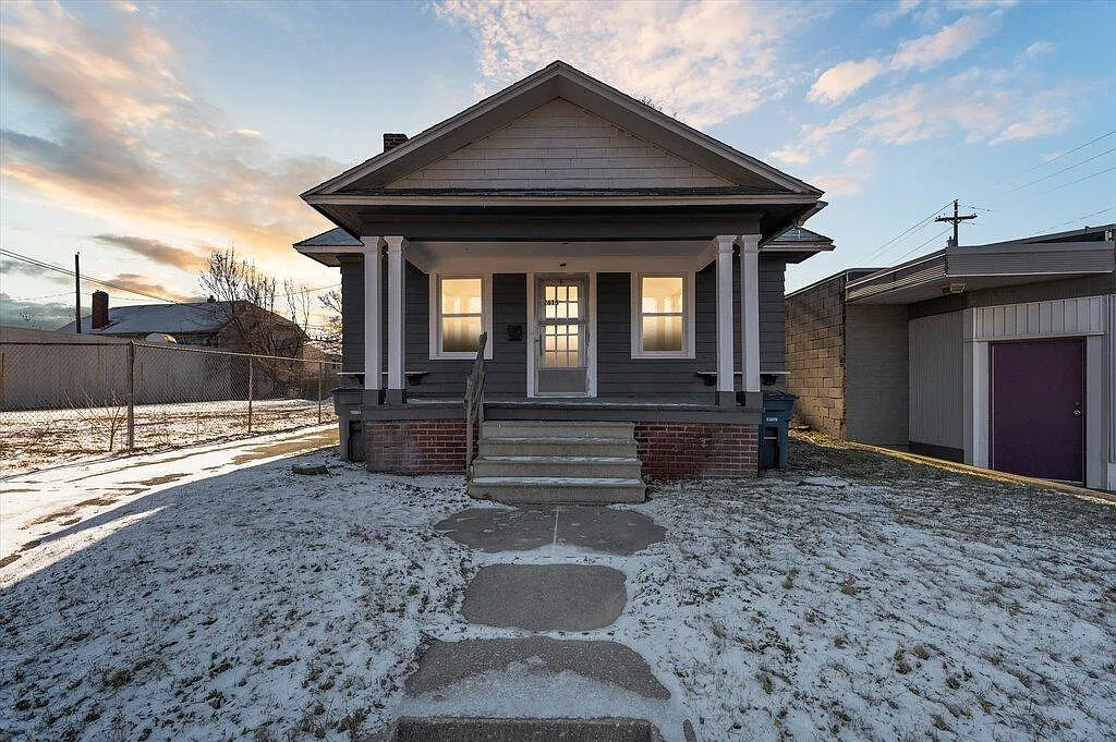 2615 W Central Ave — Photo 1