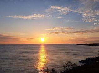 301 Frances Ave #704, Hamilton, ON L8E3W6