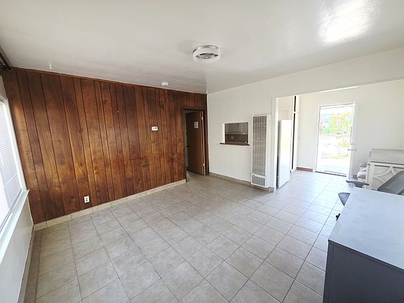 3rd image of 600 Hawthorne St Unit B