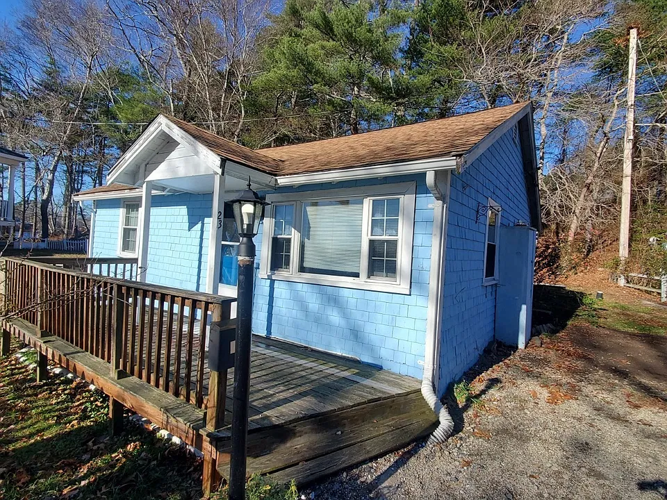 23 Lantern Ln