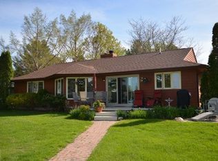 118 Mitchell Dr, Elk Rapids, MI 49629
