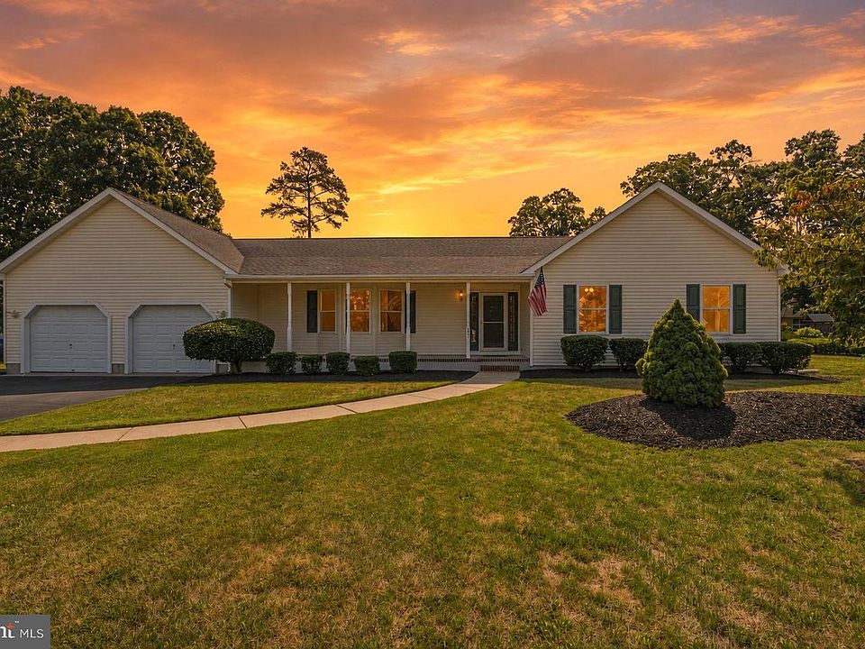 1st image of 957 Golda Ln