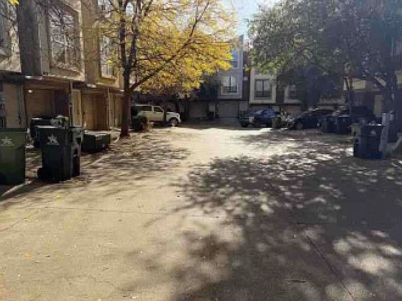 3rd image of 903 Glenn Crossett St