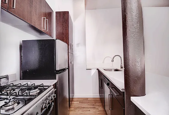 Rented by Urbane Brokerage | media 19