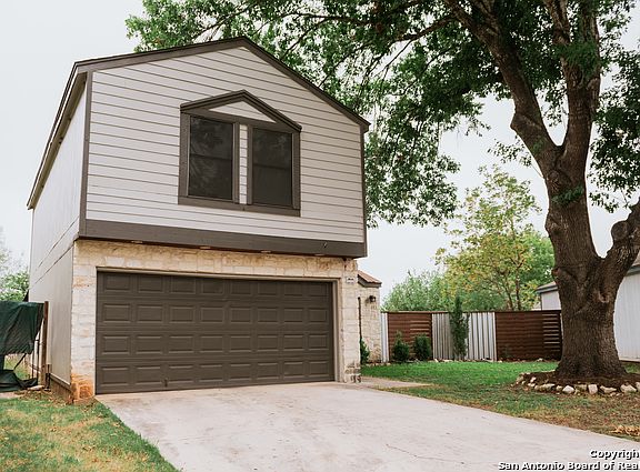 3rd image of 9851 Valley Villa