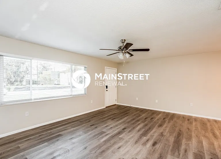 328 52nd St W — Photo 3