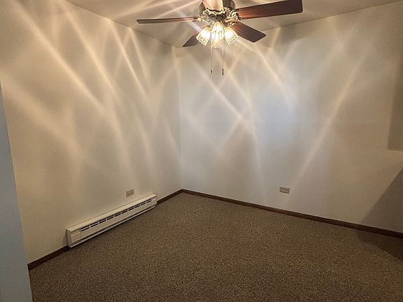 4th image of 563 Parkview Ln APT 3