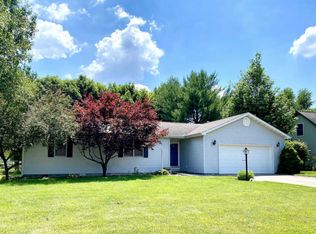 2003 Spruce Ln, Monticello, IL 61856