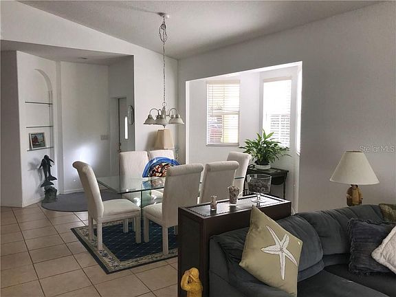 3rd image of 207 28th St W