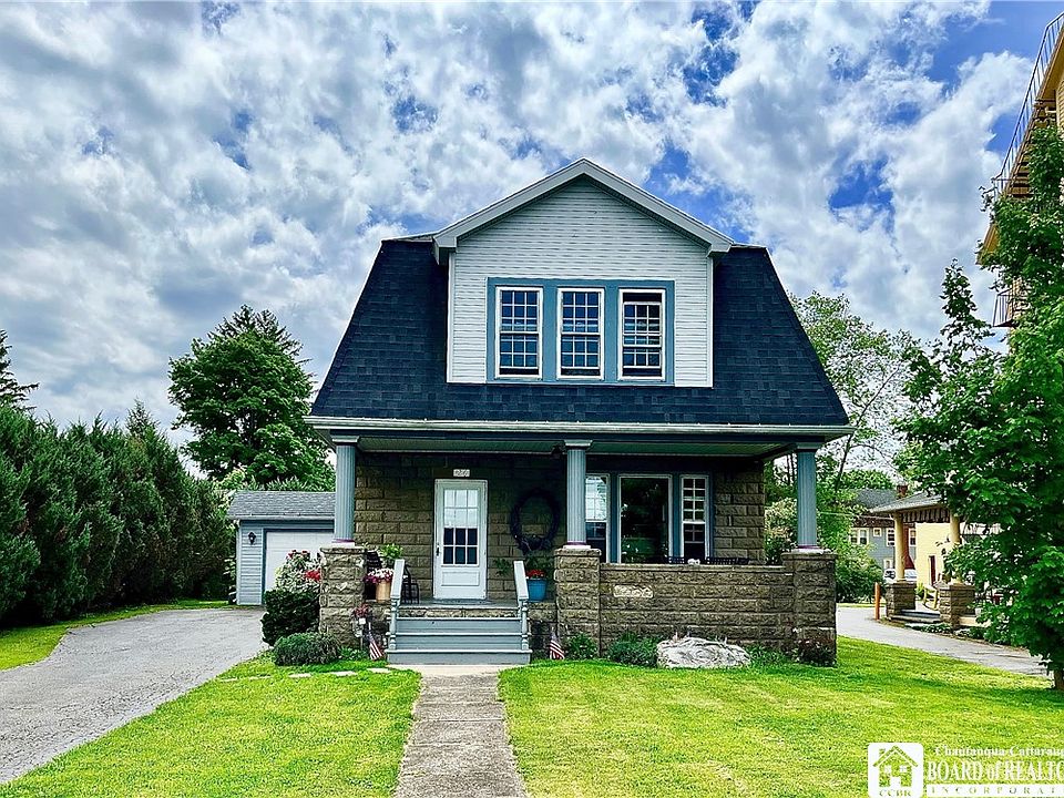 1st image of 26 Lakeside Dr