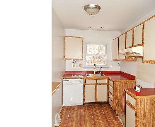 5th image of 9328 Jamison Ave #B