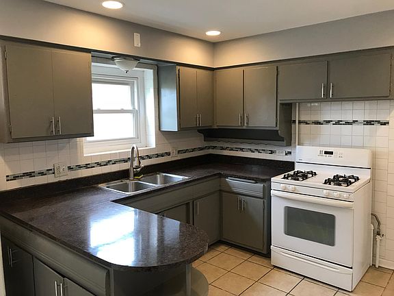 4th image of 9521 S Michigan Ave Floor 1
