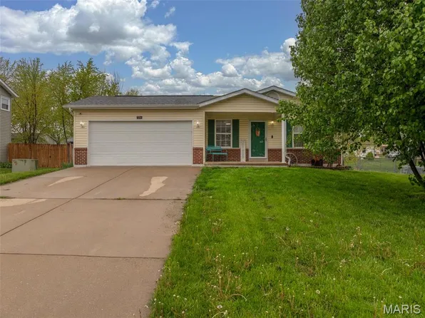 2250 Pinta Dr, Warrenton, MO 63383