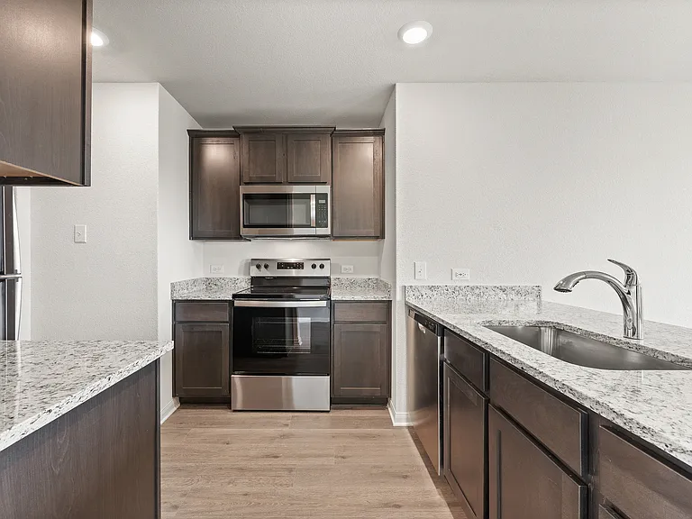 The kitchen of the Rio Grande has sprawling granite countertops.