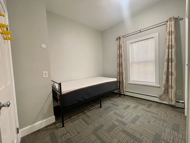 58 9th St #2 — Photo 9