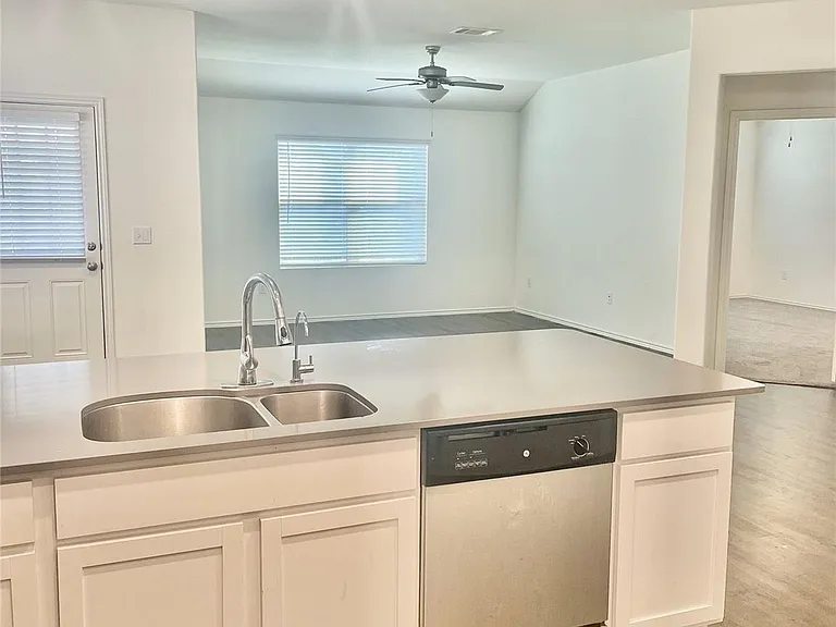 5716 Southerner Way — Photo 9