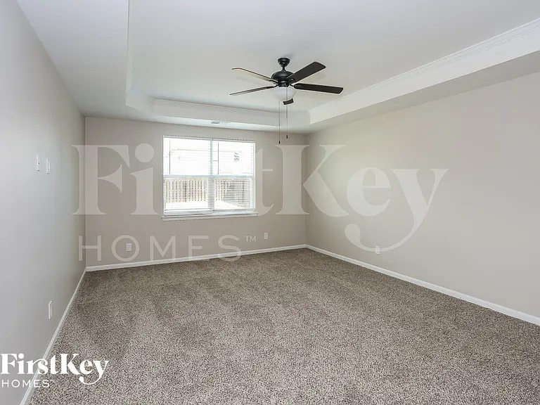 140 Kingston Dr — Photo 8