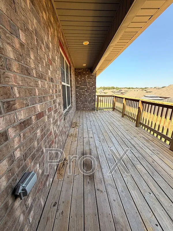 4 bed, 2.0 bath, 1584 sqft, $1,590 — Photo 4