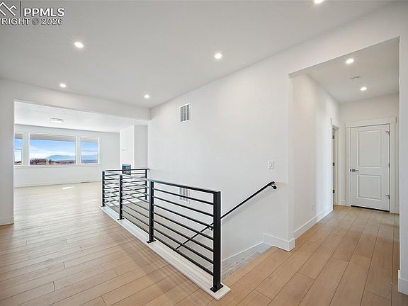 5th image of 482 Dutch Pine Dr