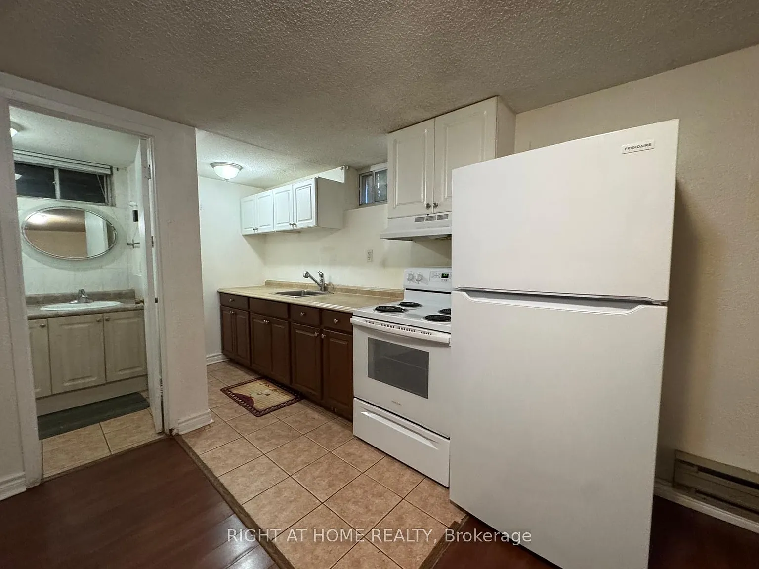 2 bed, $1,700 — Photo 3