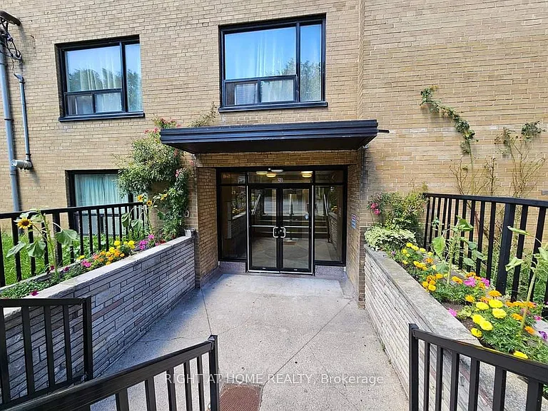20 Cosburn Ave #104 — Photo 4