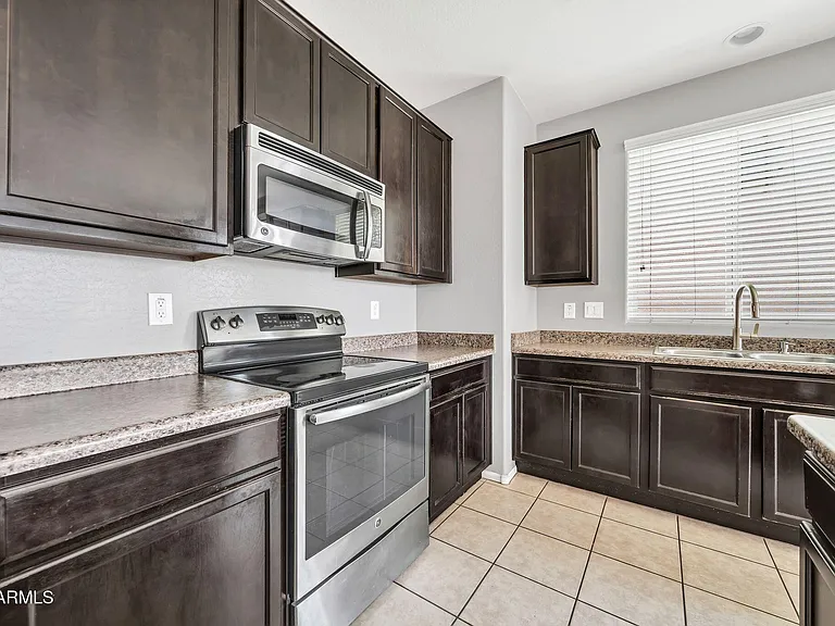 7770 W Alvarado Rd — Photo 11