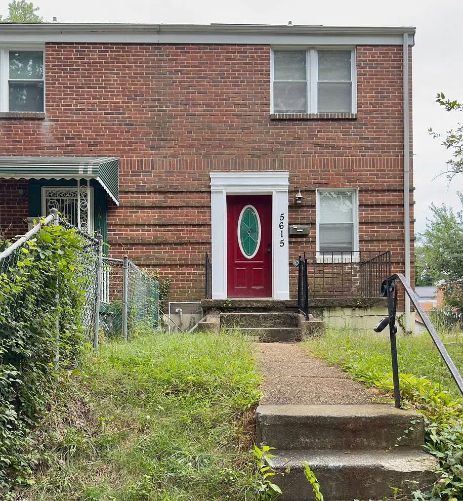 Charming 2BD/1BA Townhome in Grove Park, MD! — Photo 1