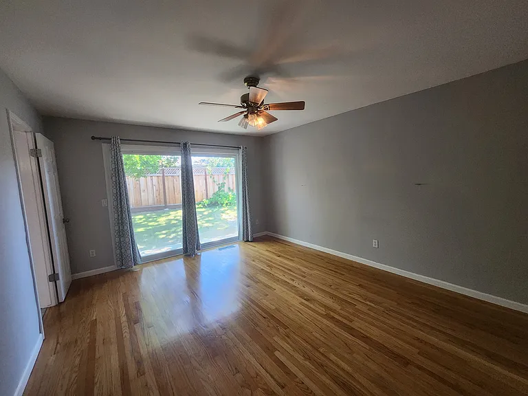 1346 Roselli Dr — Photo 15