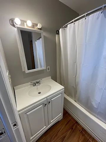 1675 Avenue B — Photo 3