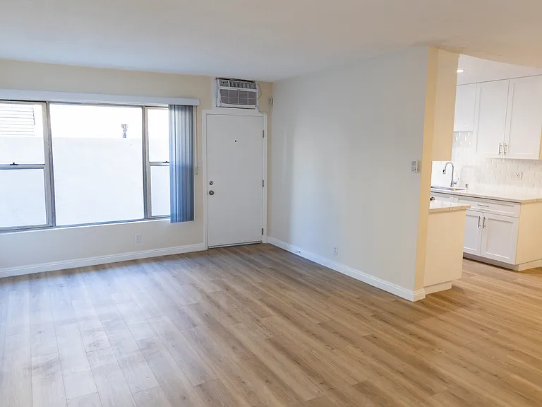 7512 Fountain Ave — Photo 10