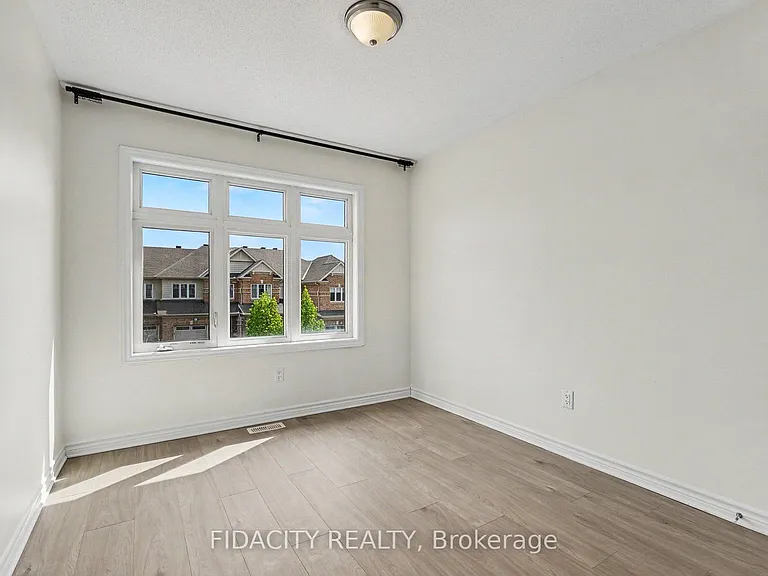 312 Lipizzaner St — Photo 17