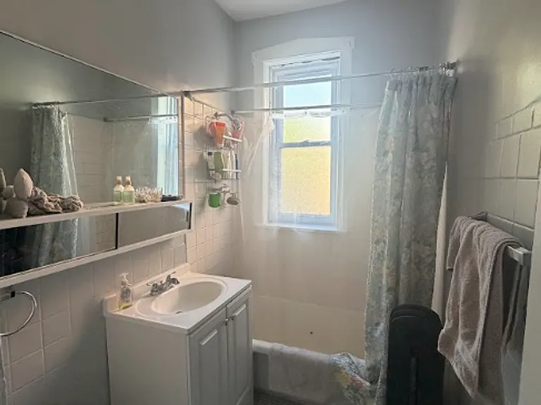 7018 N Sheridan Rd #1F — Photo 6