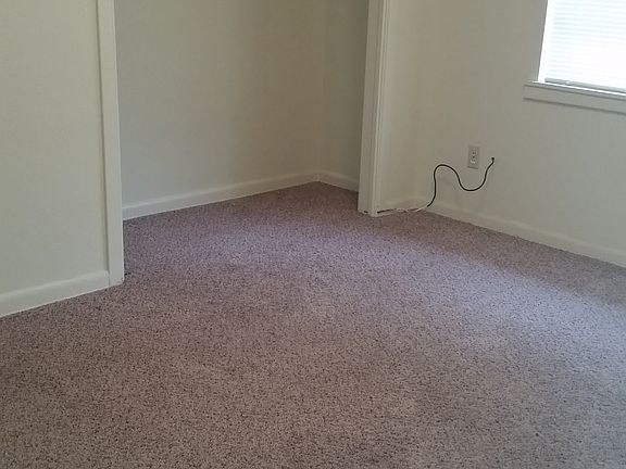 5th image of 10 Camelia Ln