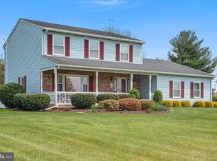 713 Redwood Dr, Westminster, MD