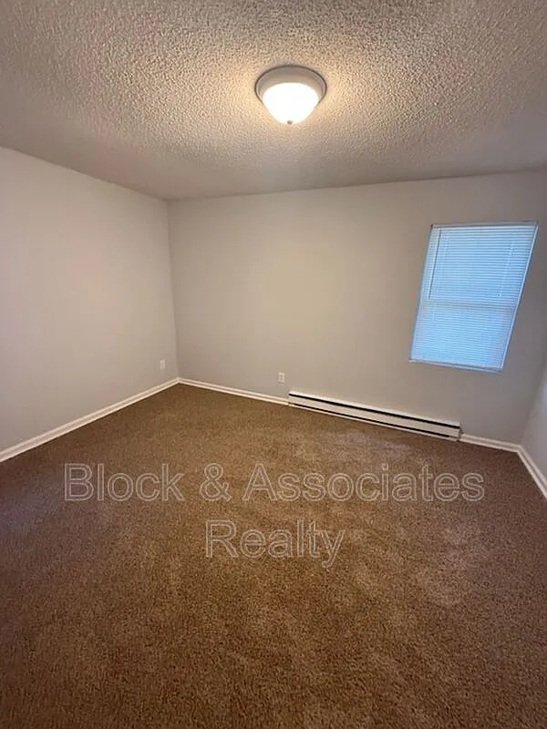 2 bed, 1.0 bath, $795 — Photo 4