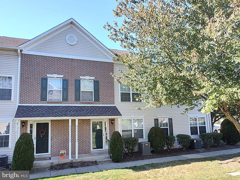 1st image of 3018 Creekside Ct #56