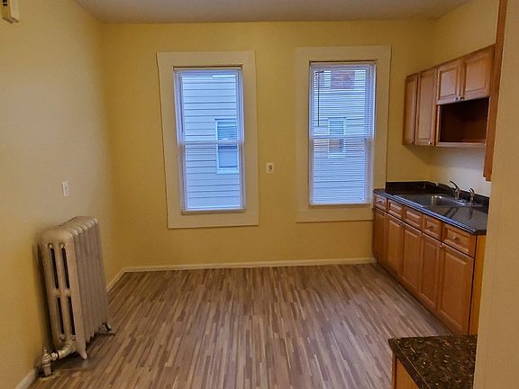 4th image of 457 E 22nd St #1R